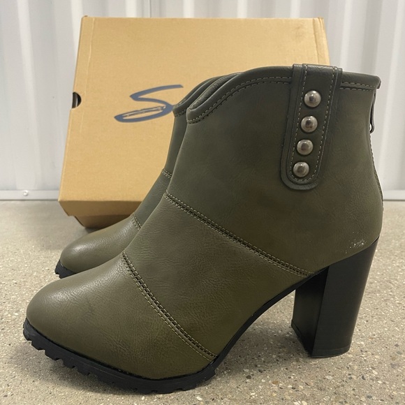 NWB $54 Seven7 Seville Ankle Bootie Olive Green size 9.5 - Picture 2 of 16